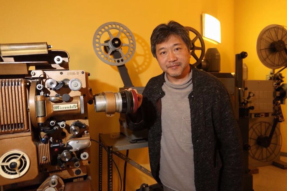 Kore-eda Hirokazu presso cinema a Torino.jpg Kore-eda Hirokazu presso cinema a Torino.jpg